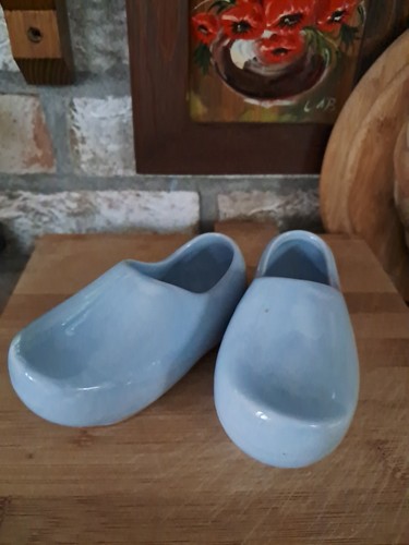 Pair glazed pottery dutch - pottery,
